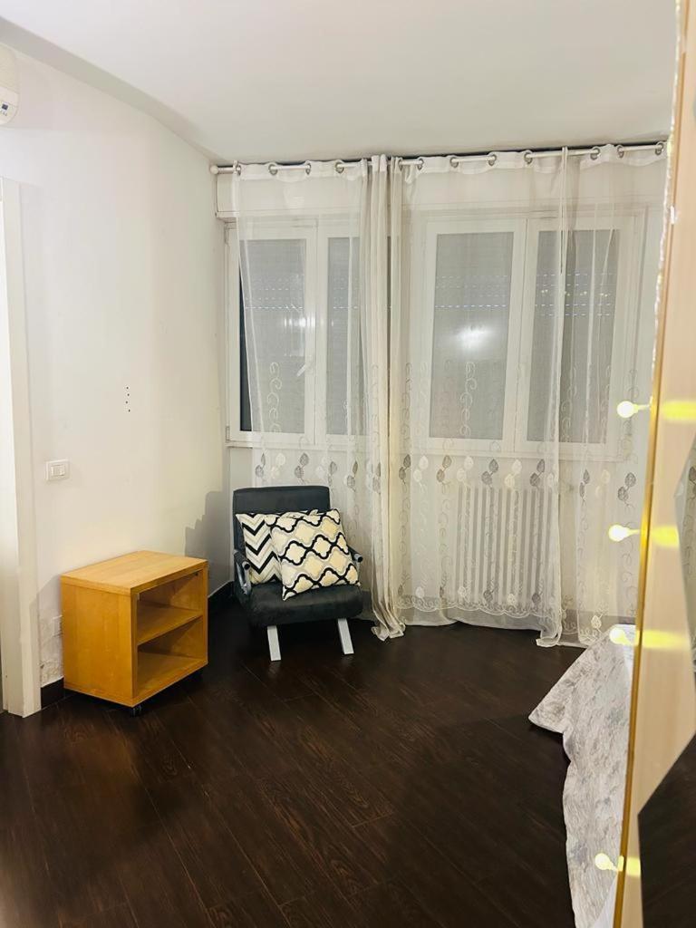 Prada Apartment Милан Экстерьер фото